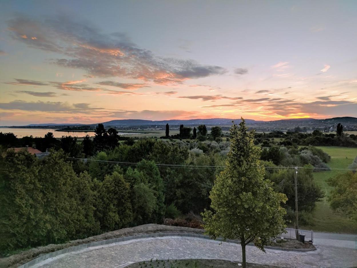 Classy Panorama Apartman Tihany Eksteriør billede